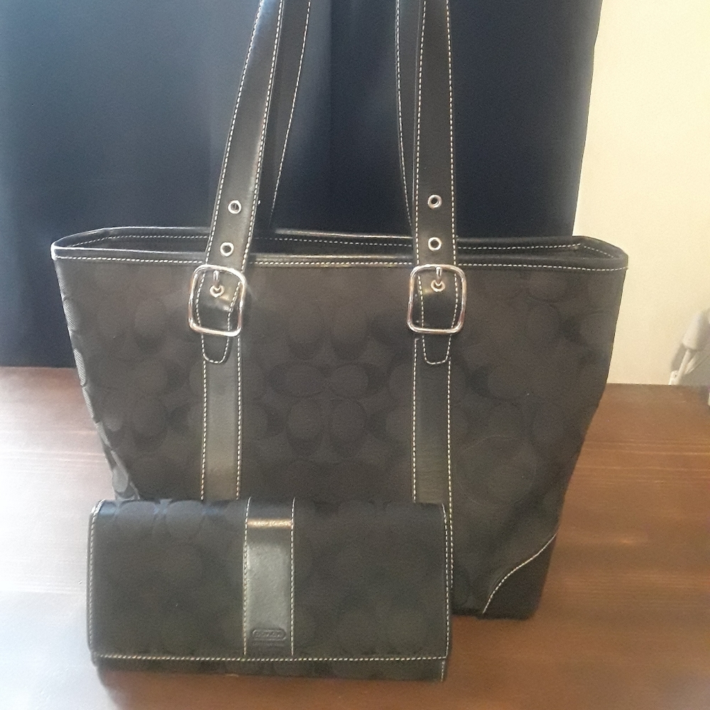 Coach Signature Tote with wallet